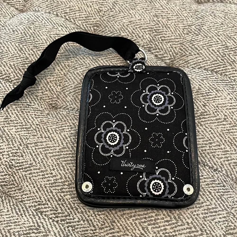 Thirty-one luggage tag
